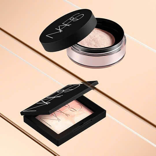 Phấn phủ dạng bột hiệu ứng phản chiếu ánh sáng, glow-up làn da.